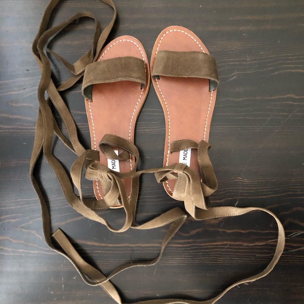 Olive Steve Madden sandals